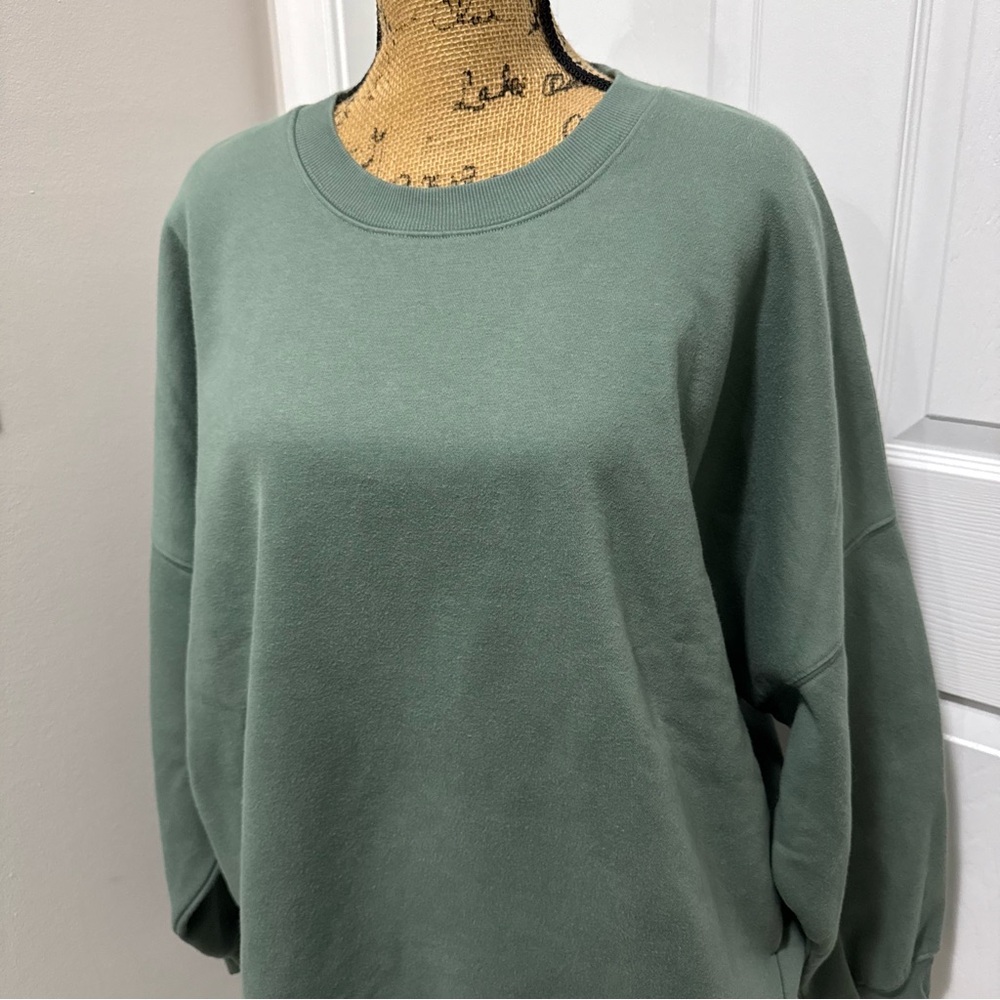 Sage Green Crewneck Sweatshirt with Pockets